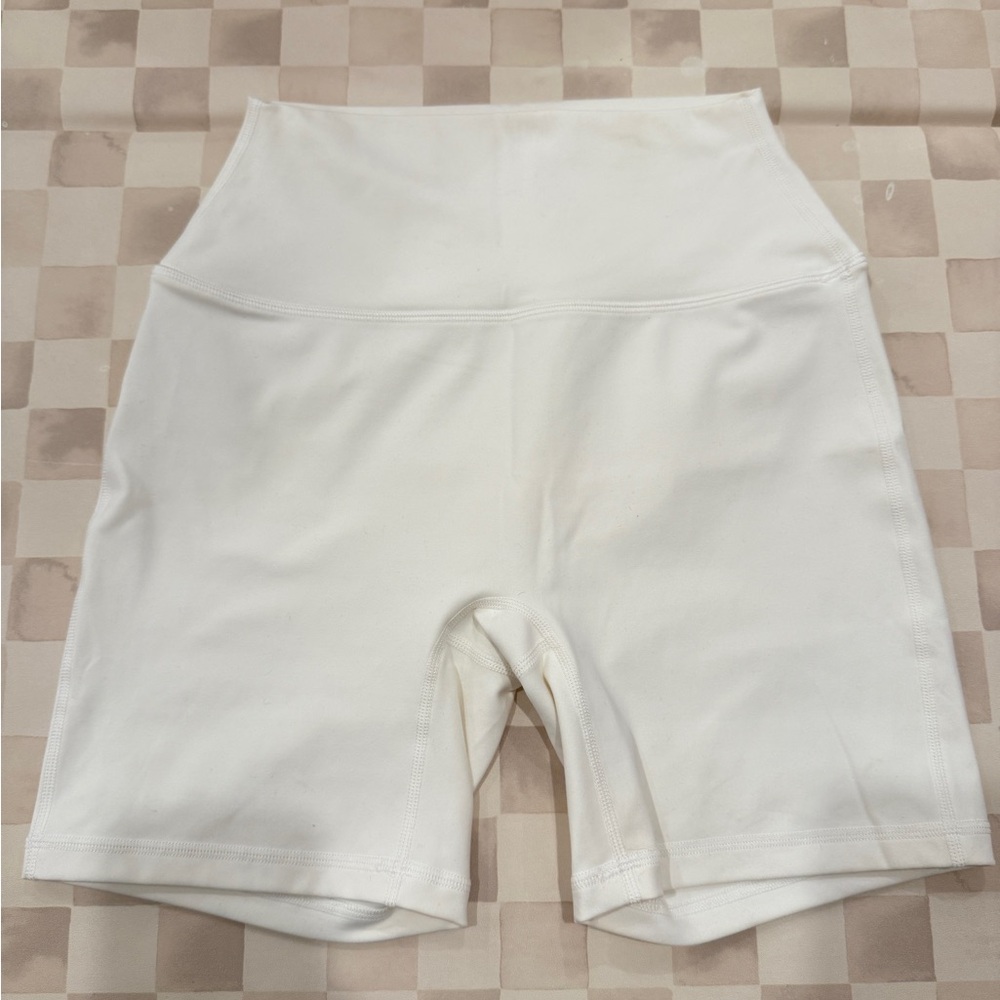 SET Active Women's Blanc Biker Shorts